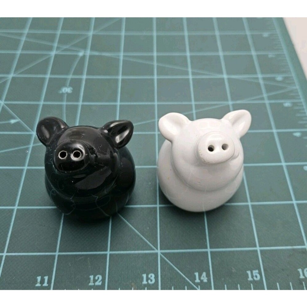 Ceramic Pig Salt & Pepper Shakers Set Small Black & White